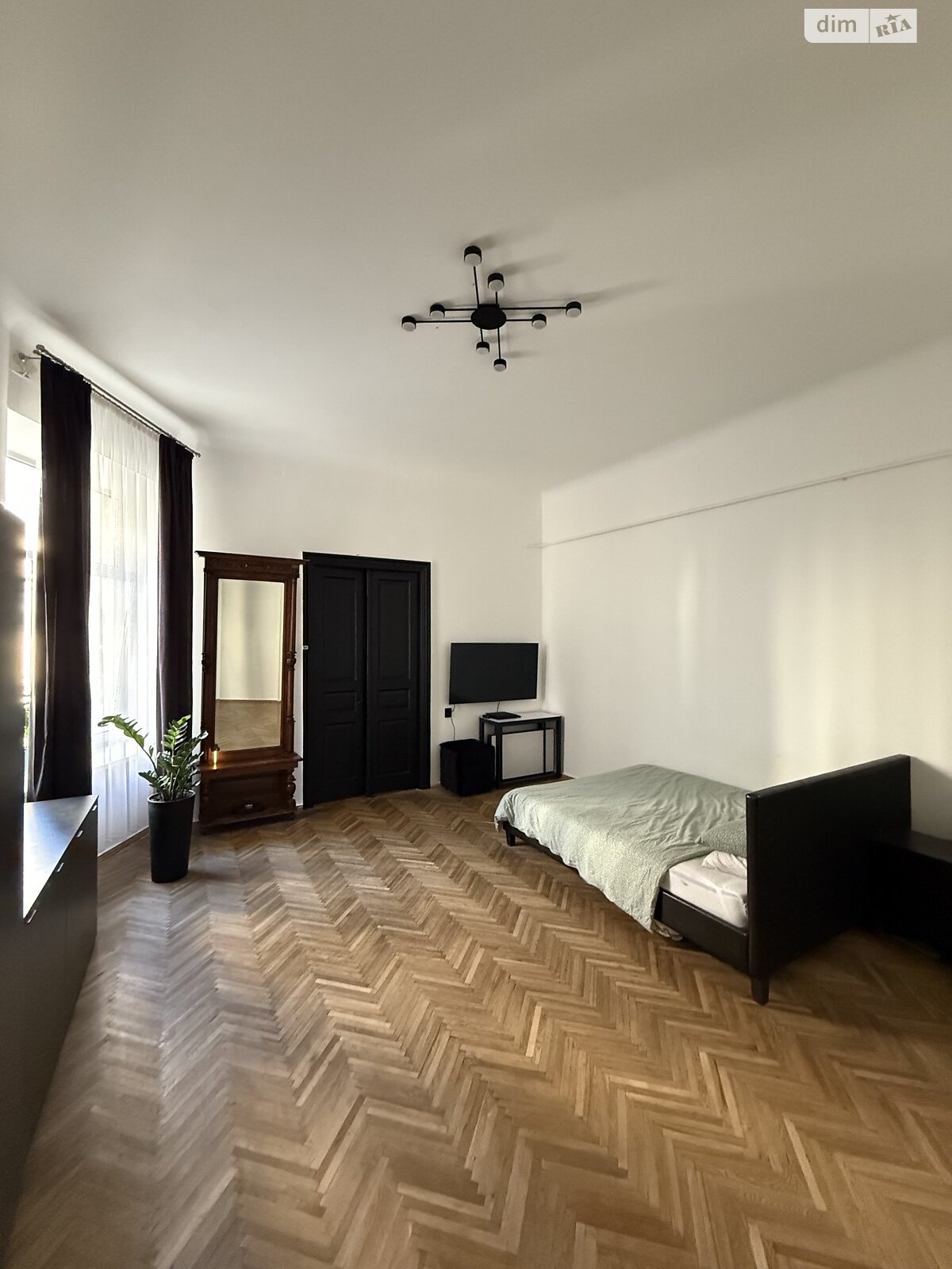 Продажа трехкомнатной квартиры в Львове, на ул. Дорошенко Петра 56, кв. 7, район Центр фото 1