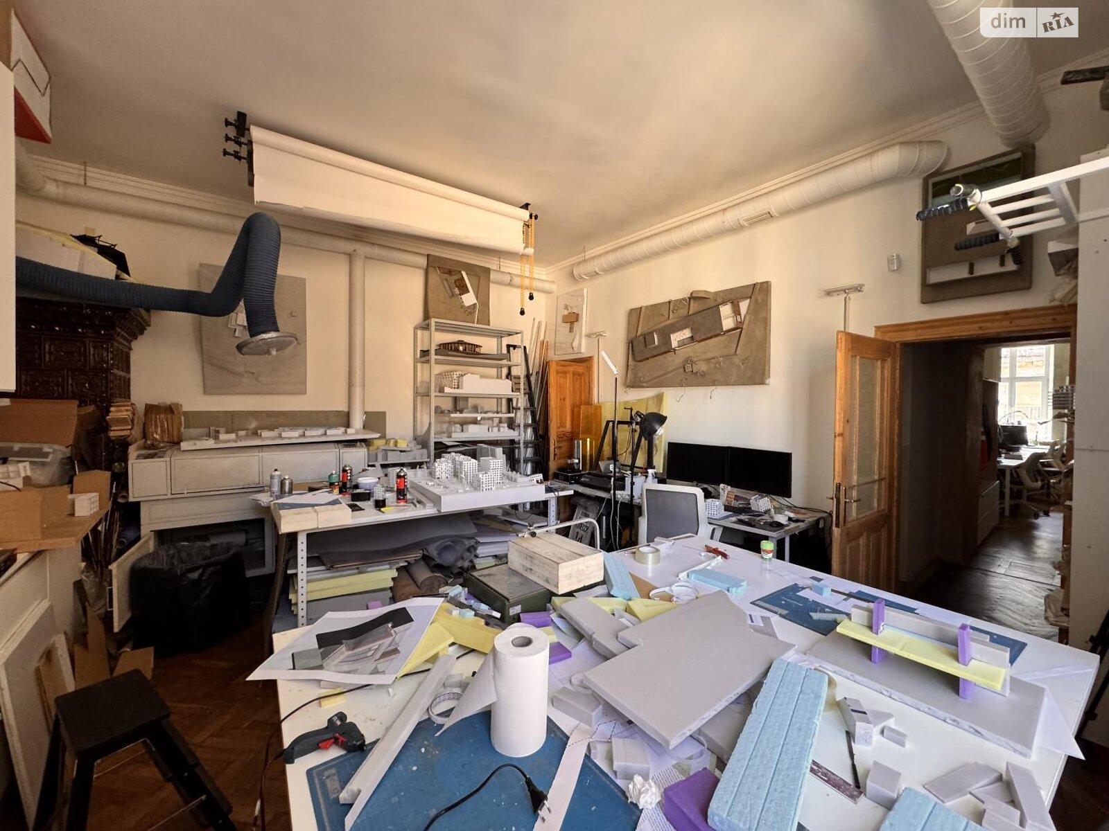 Продажа трехкомнатной квартиры в Львове, на пл. Франко Ивана, район Центр фото 1