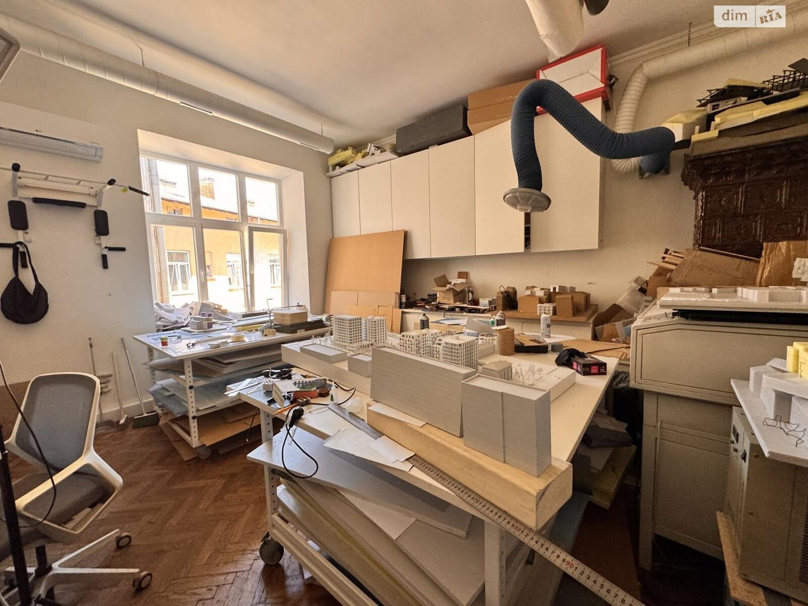 Продажа трехкомнатной квартиры в Львове, на пл. Франко Ивана, район Центр фото 1