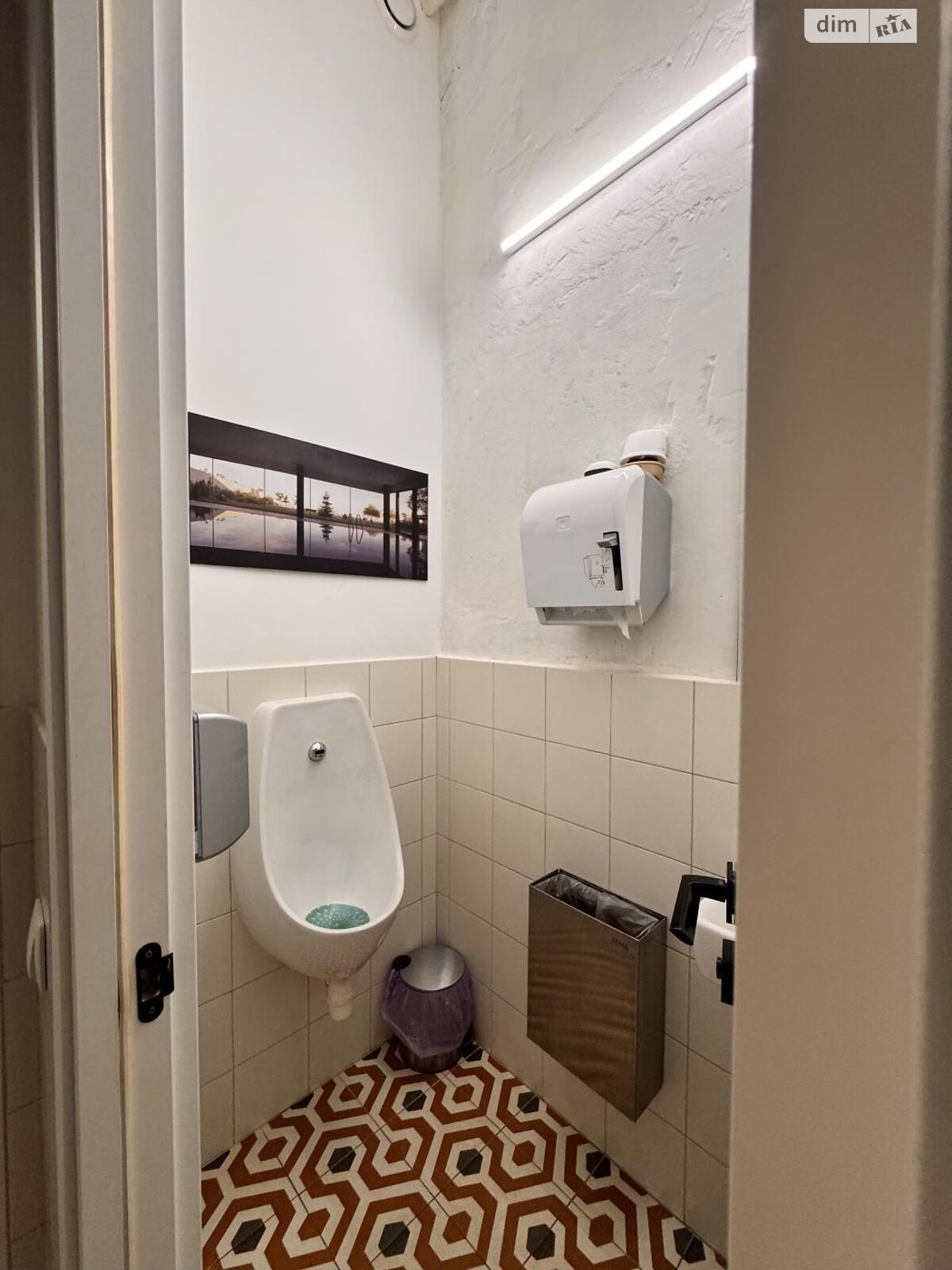 Продажа трехкомнатной квартиры в Львове, на пл. Франко Ивана, район Центр фото 1