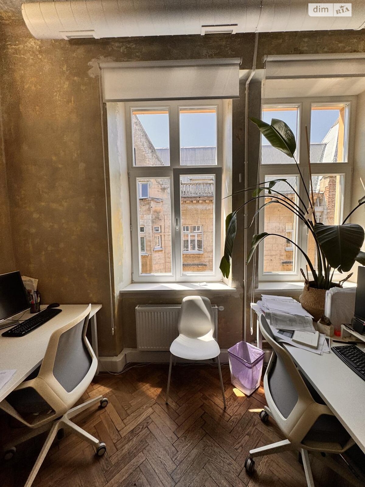 Продажа трехкомнатной квартиры в Львове, на пл. Франко Ивана, район Центр фото 1