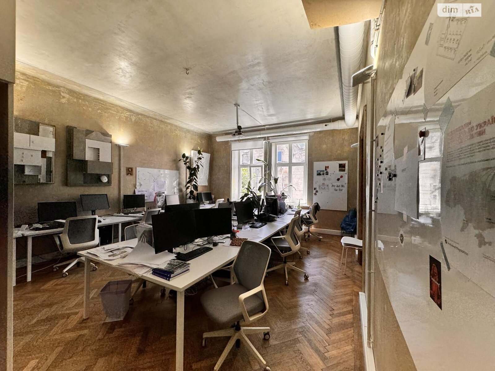 Продажа трехкомнатной квартиры в Львове, на пл. Франко Ивана, район Центр фото 1