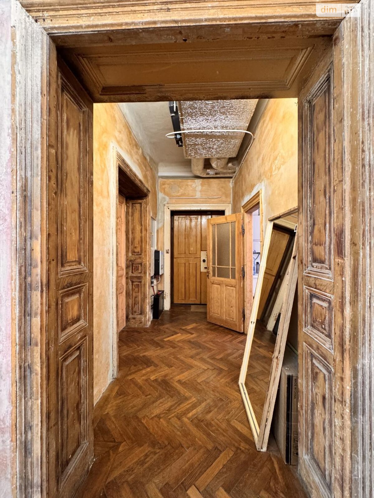 Продажа трехкомнатной квартиры в Львове, на пл. Франко Ивана, район Центр фото 1