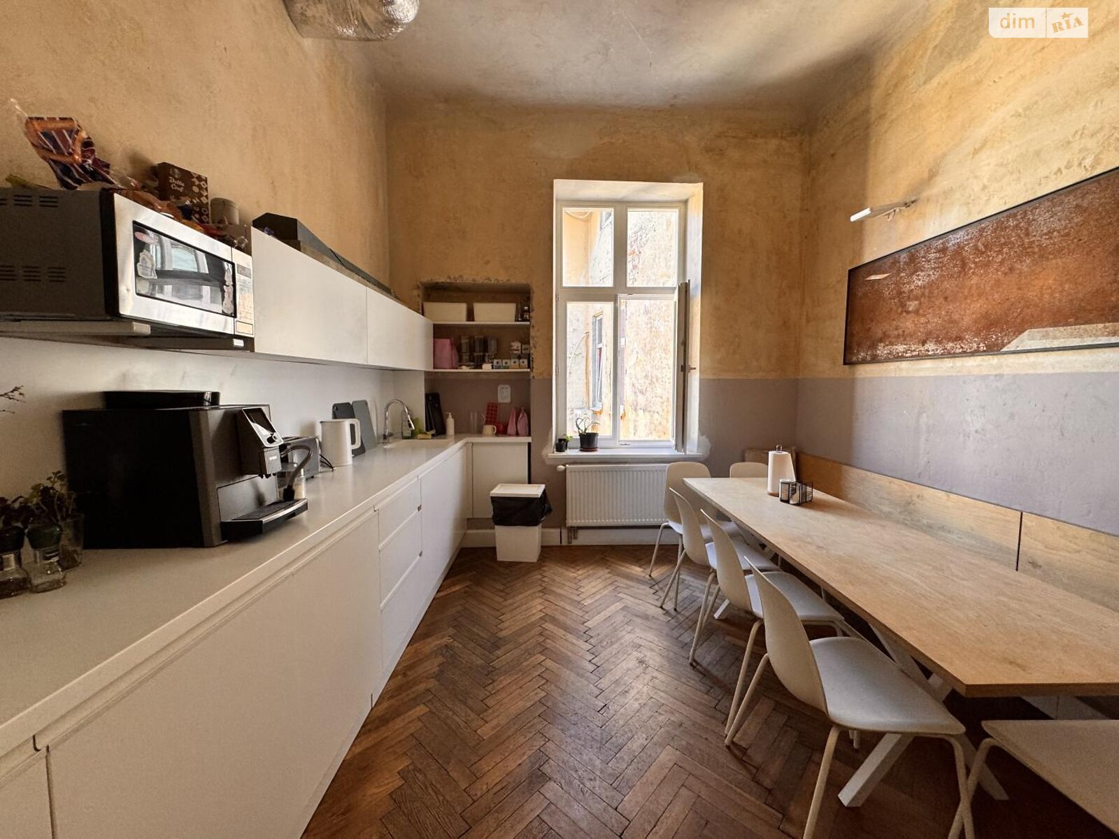 Продажа трехкомнатной квартиры в Львове, на пл. Франко Ивана, район Центр фото 1