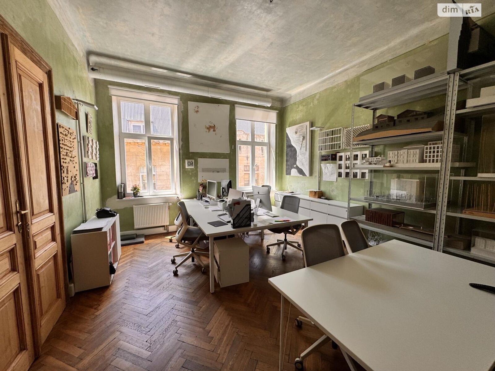 Продажа трехкомнатной квартиры в Львове, на пл. Франко Ивана, район Центр фото 1