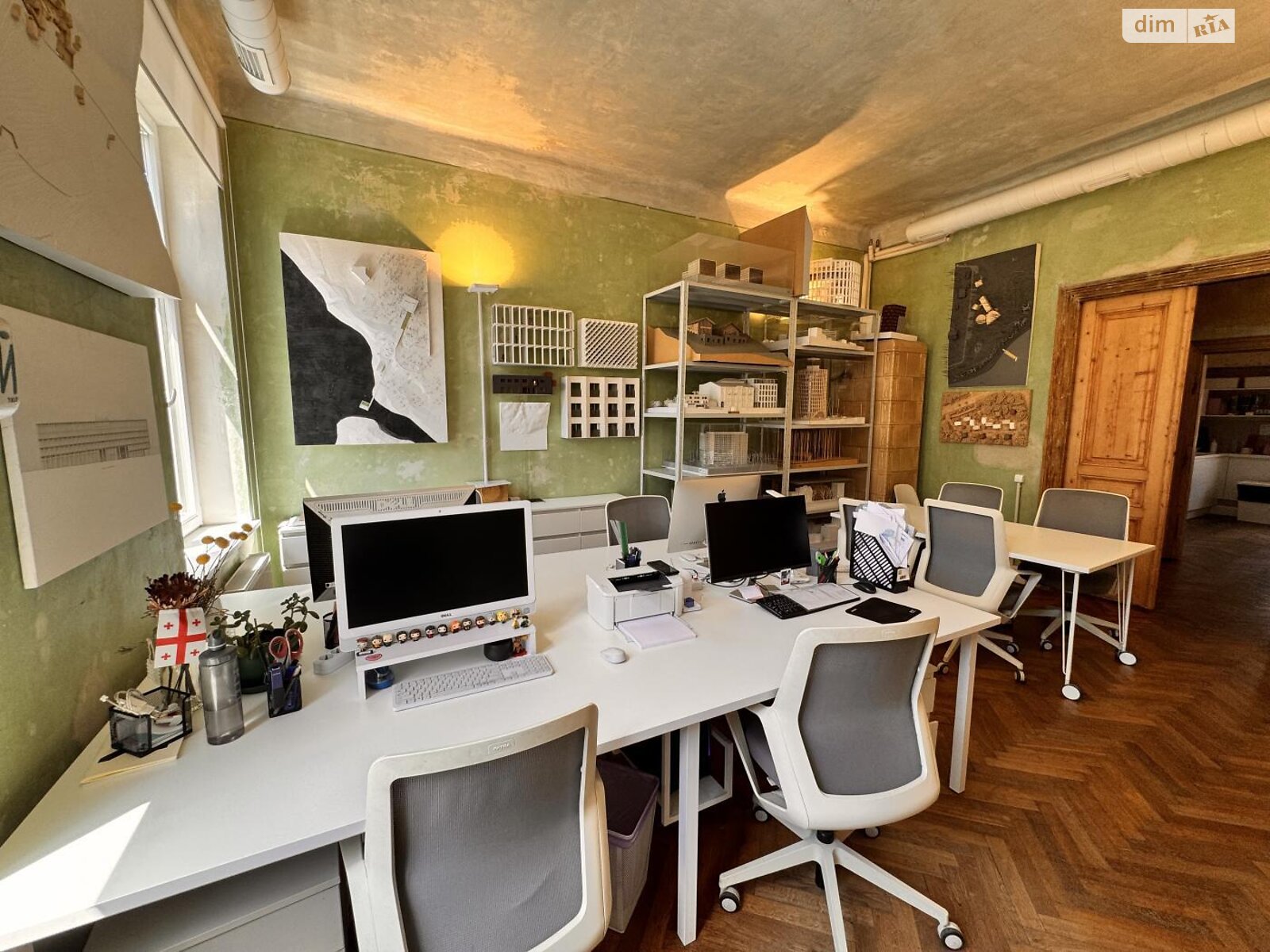 Продажа трехкомнатной квартиры в Львове, на пл. Франко Ивана, район Центр фото 1