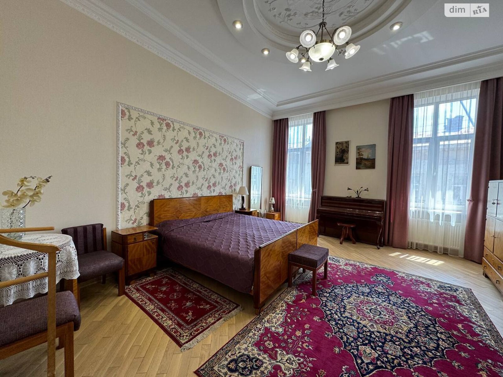 Продаж трикімнатної квартири в Львові, на вул. Франка Івана, район Центр фото 1