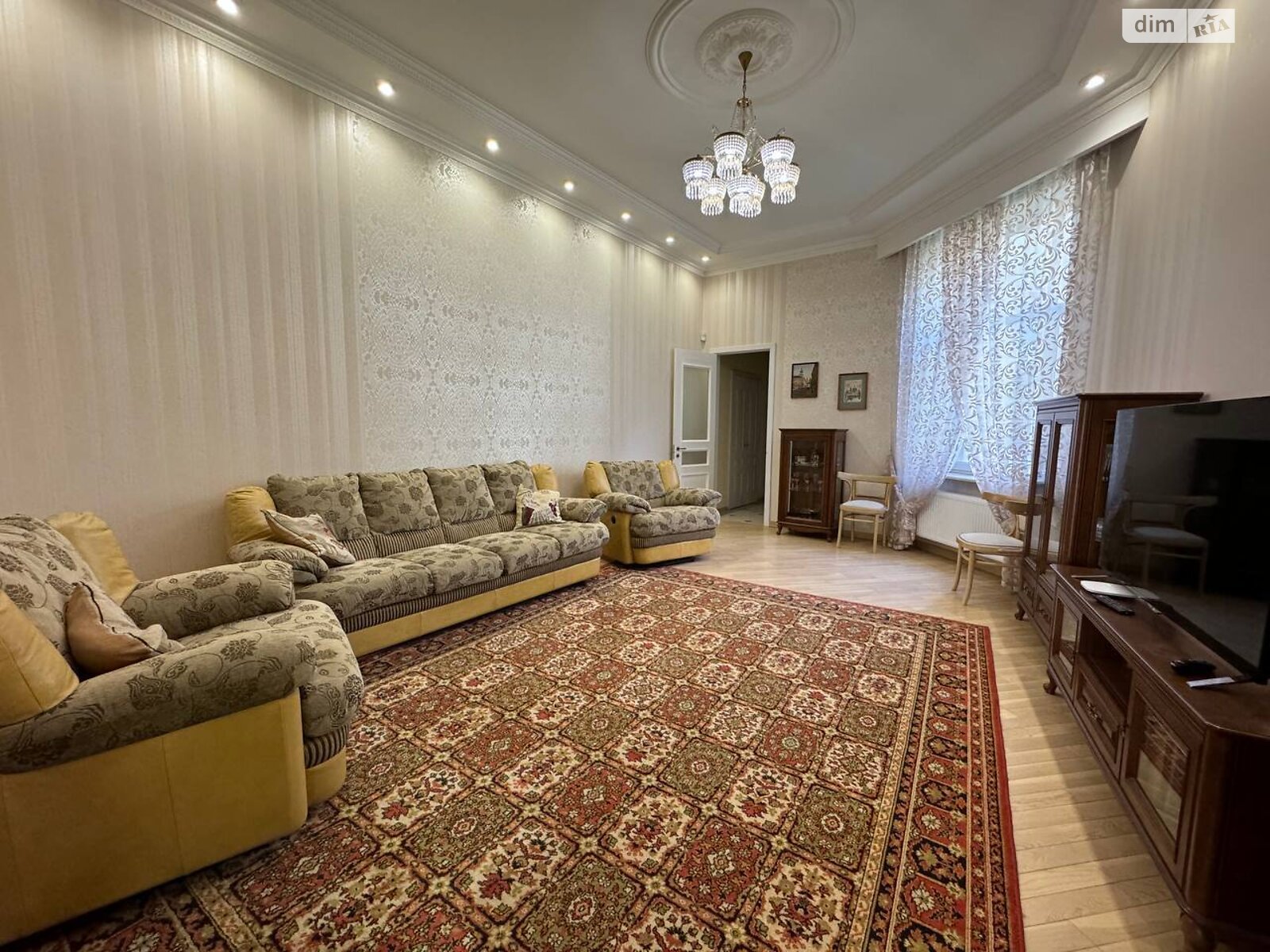 Продаж трикімнатної квартири в Львові, на вул. Франка Івана, район Центр фото 1