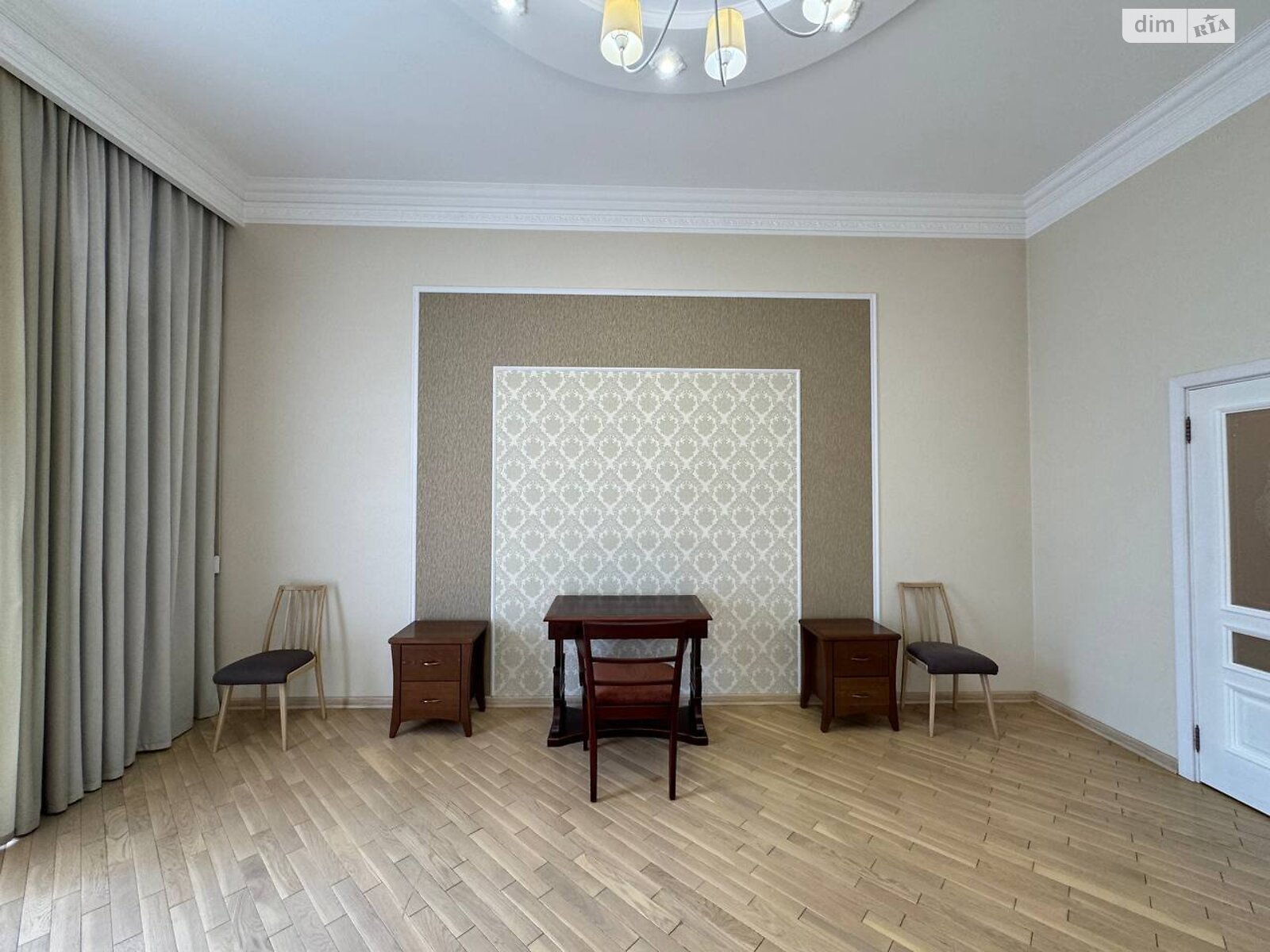 Продаж трикімнатної квартири в Львові, на вул. Франка Івана, район Центр фото 1