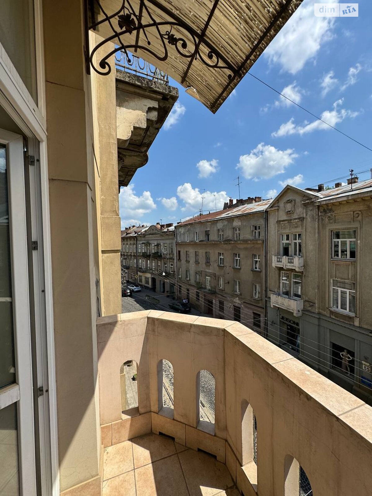 Продаж трикімнатної квартири в Львові, на вул. Франка Івана, район Центр фото 1