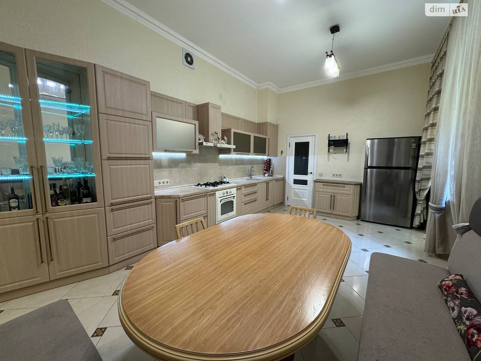 Продаж трикімнатної квартири в Львові, на вул. Франка Івана, район Центр фото 1