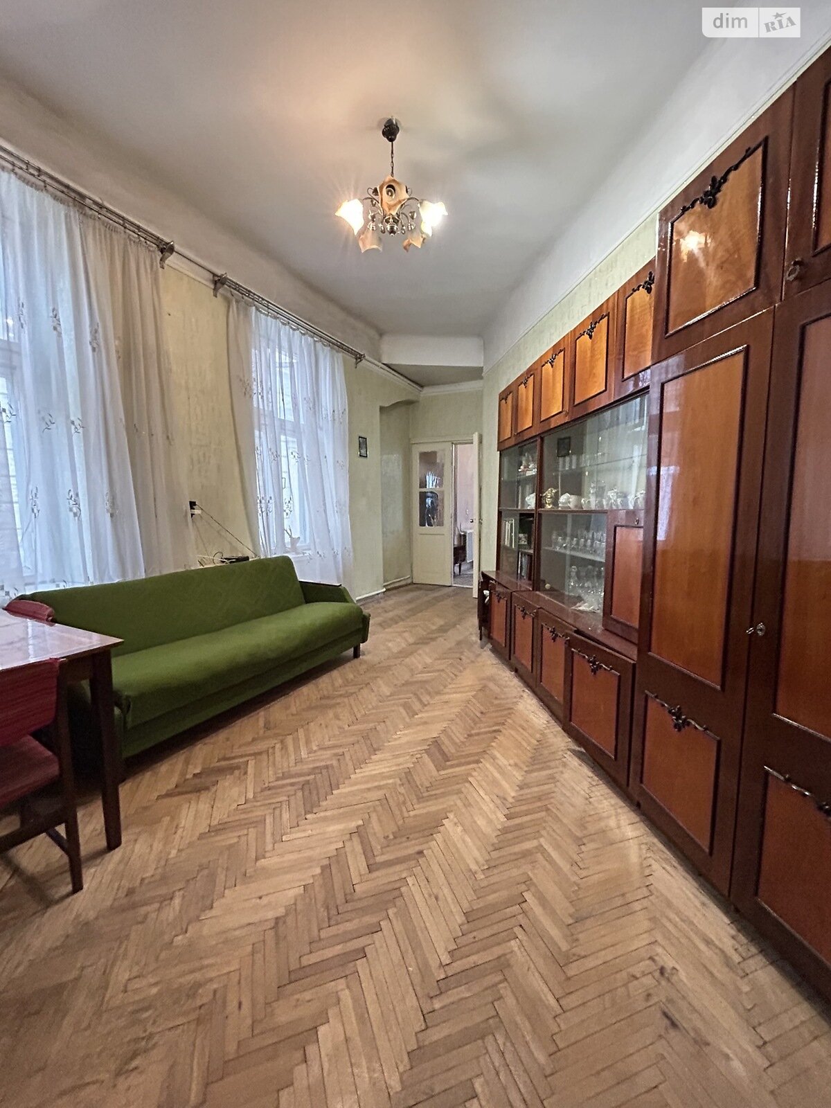 Продажа двухкомнатной квартиры в Львове, на пл. Галицкая 12, район Центр фото 1 Продажа двухкомнатной квартиры в Львове, на пл. Галицкая 12, район Центр фото 1