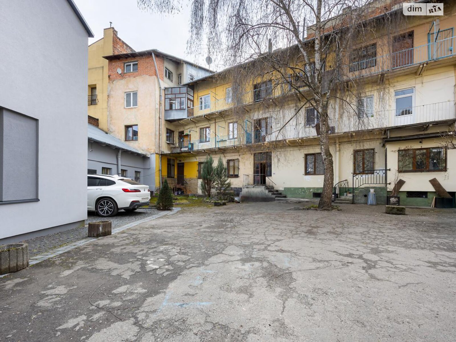 Продажа трехкомнатной квартиры в Львове, на ул. Гнатюка Академика 17, район Центр фото 1