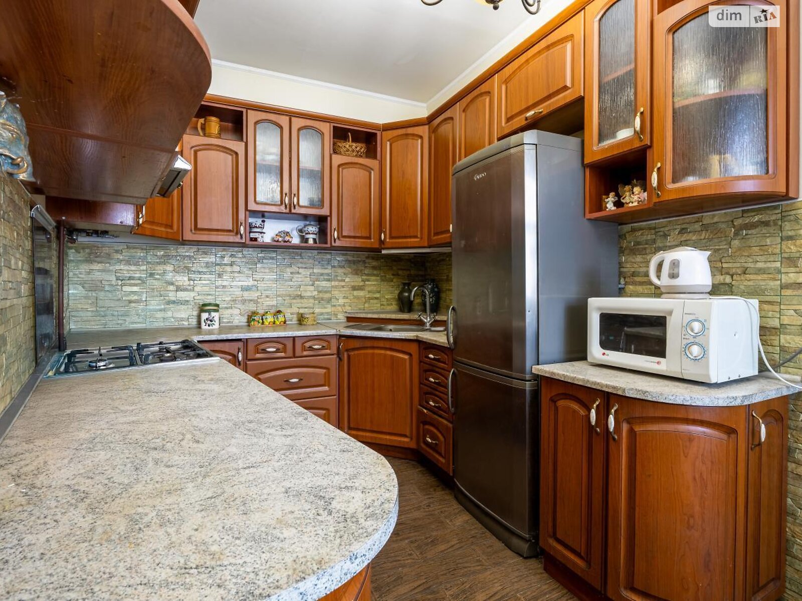 Продажа трехкомнатной квартиры в Львове, на ул. Гнатюка Академика 17, район Центр фото 1