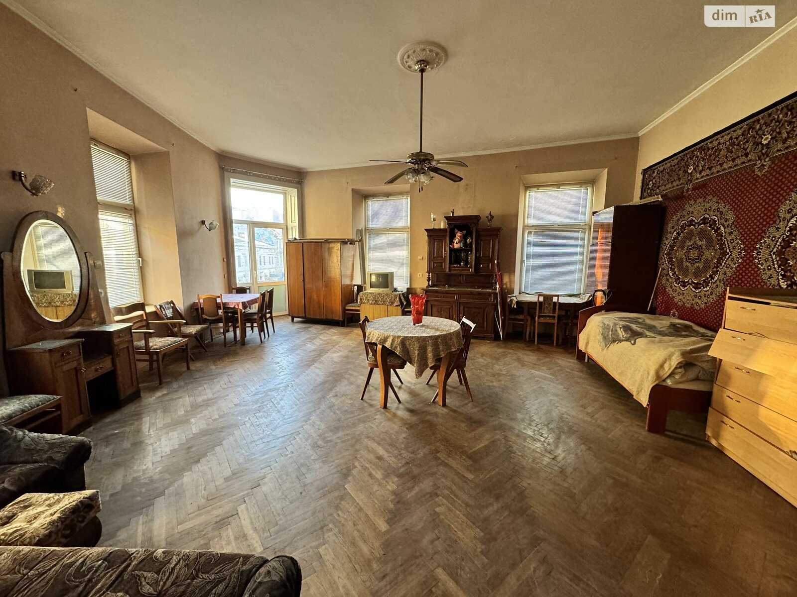 Продажа трехкомнатной квартиры в Львове, на ул. Князя Романа 11, район Центр фото 1 Продажа трехкомнатной квартиры в Львове, на ул. Князя Романа 11, район Центр фото 1