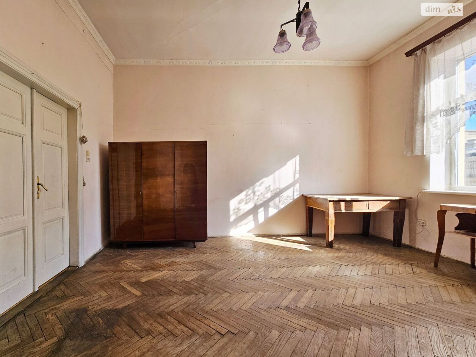 Продажа двухкомнатной квартиры в Львове, на ул. Кулиша Пантелеймона, район Центр фото 1 Продажа двухкомнатной квартиры в Львове, на ул. Кулиша Пантелеймона, район Центр фото 1