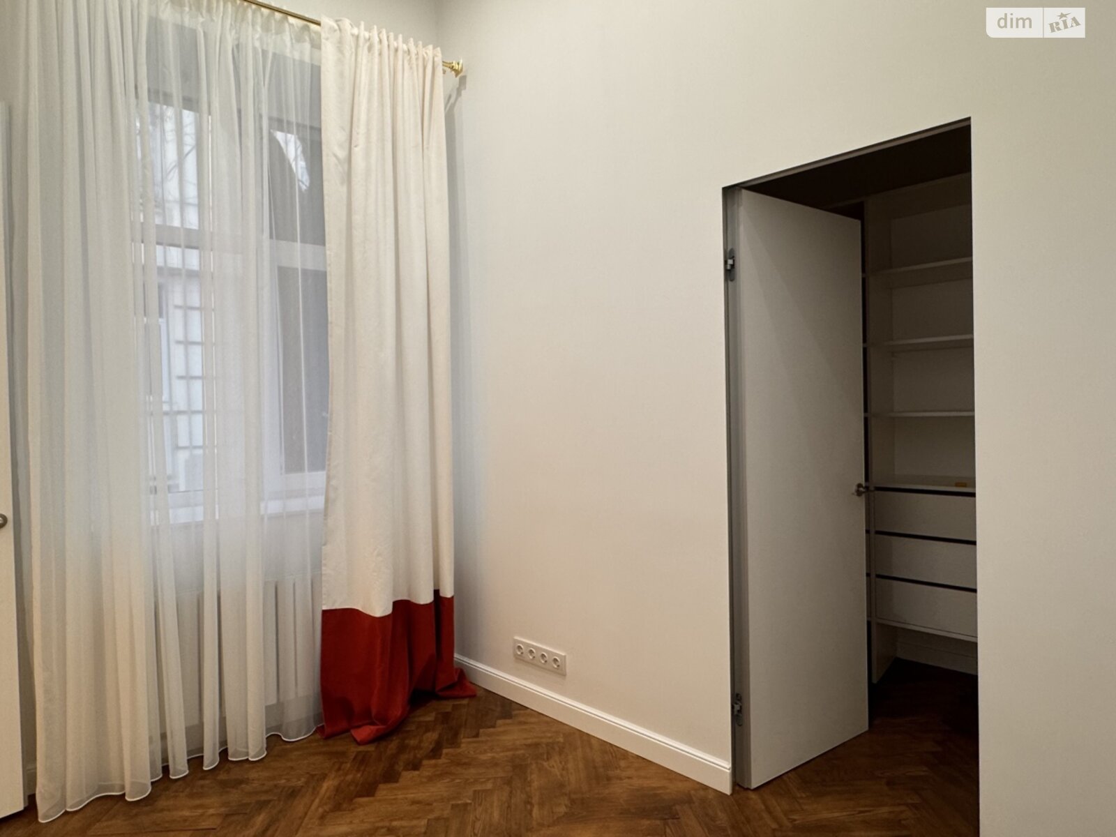 Продажа трехкомнатной квартиры в Львове, на ул. Менцинского 1, кв. 777, район Центр фото 1 Продажа трехкомнатной квартиры в Львове, на ул. Менцинского 1, кв. 777, район Центр фото 1