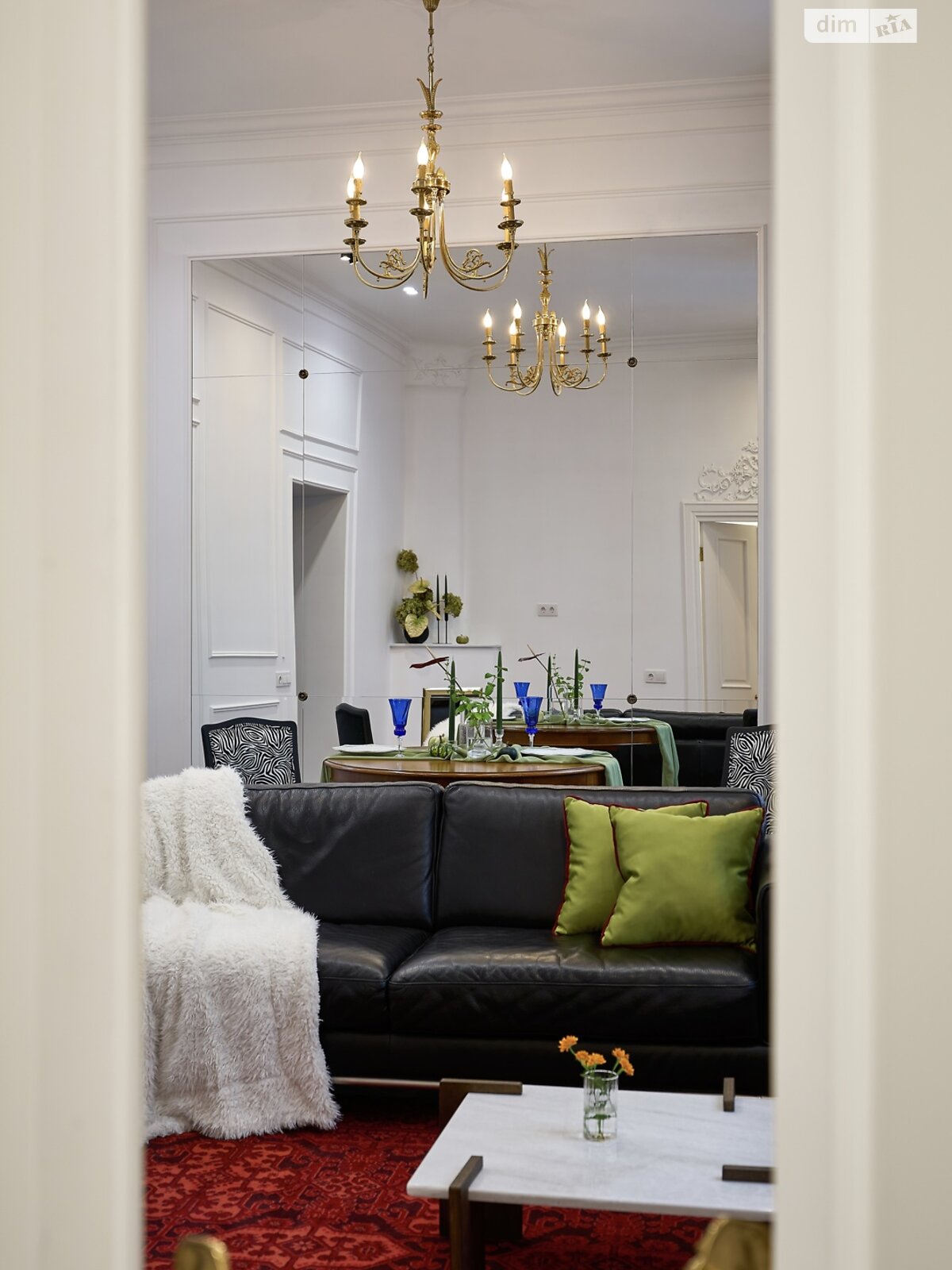 Продаж трикімнатної квартири в Львові, на вул. Менцинського 1, кв. 777, район Центр фото 1 Продаж трикімнатної квартири в Львові, на вул. Менцинського 1, кв. 777, район Центр фото 1