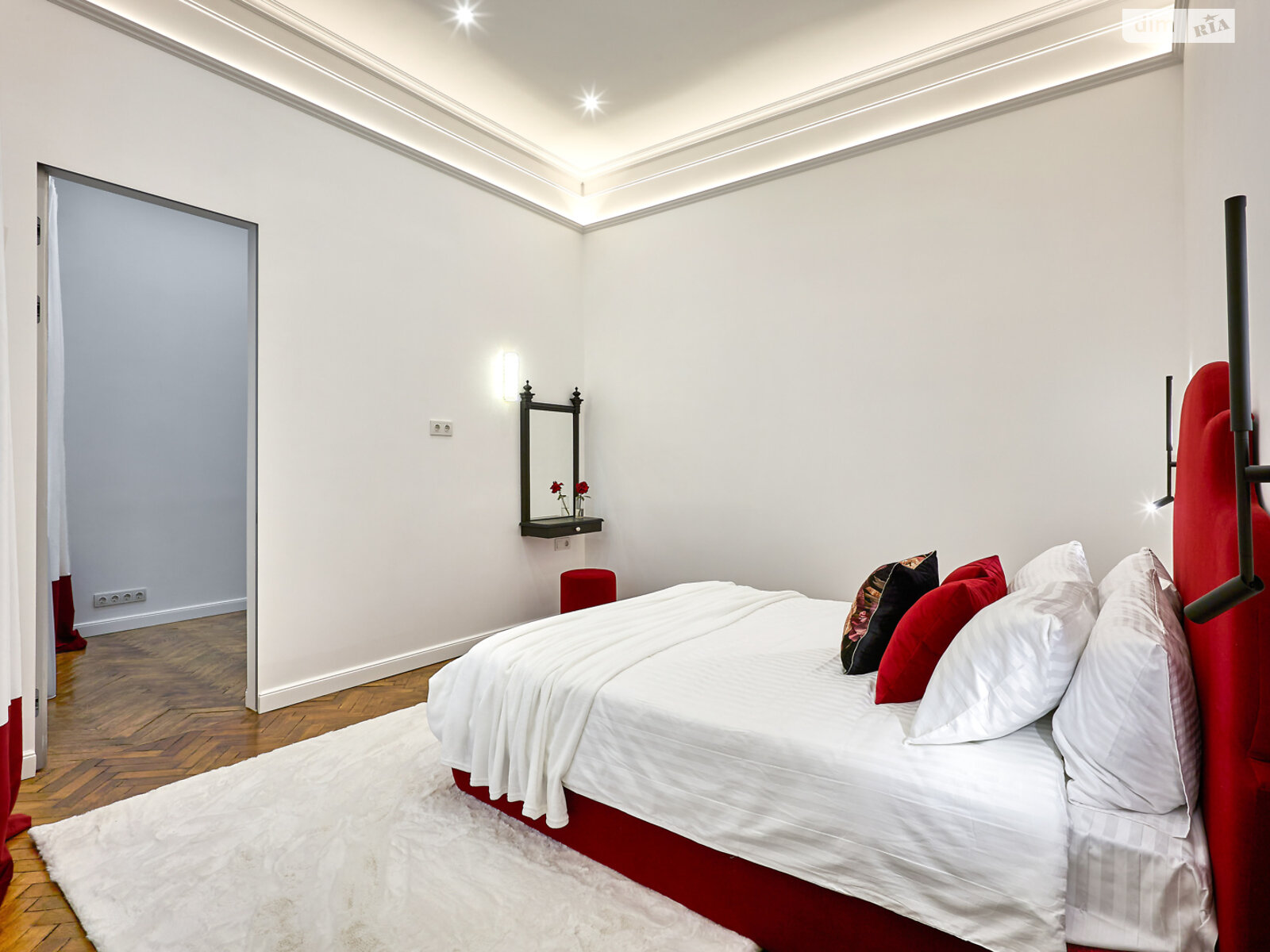 Продаж трикімнатної квартири в Львові, на вул. Менцинського 1, кв. 777, район Центр фото 1 Продаж трикімнатної квартири в Львові, на вул. Менцинського 1, кв. 777, район Центр фото 1