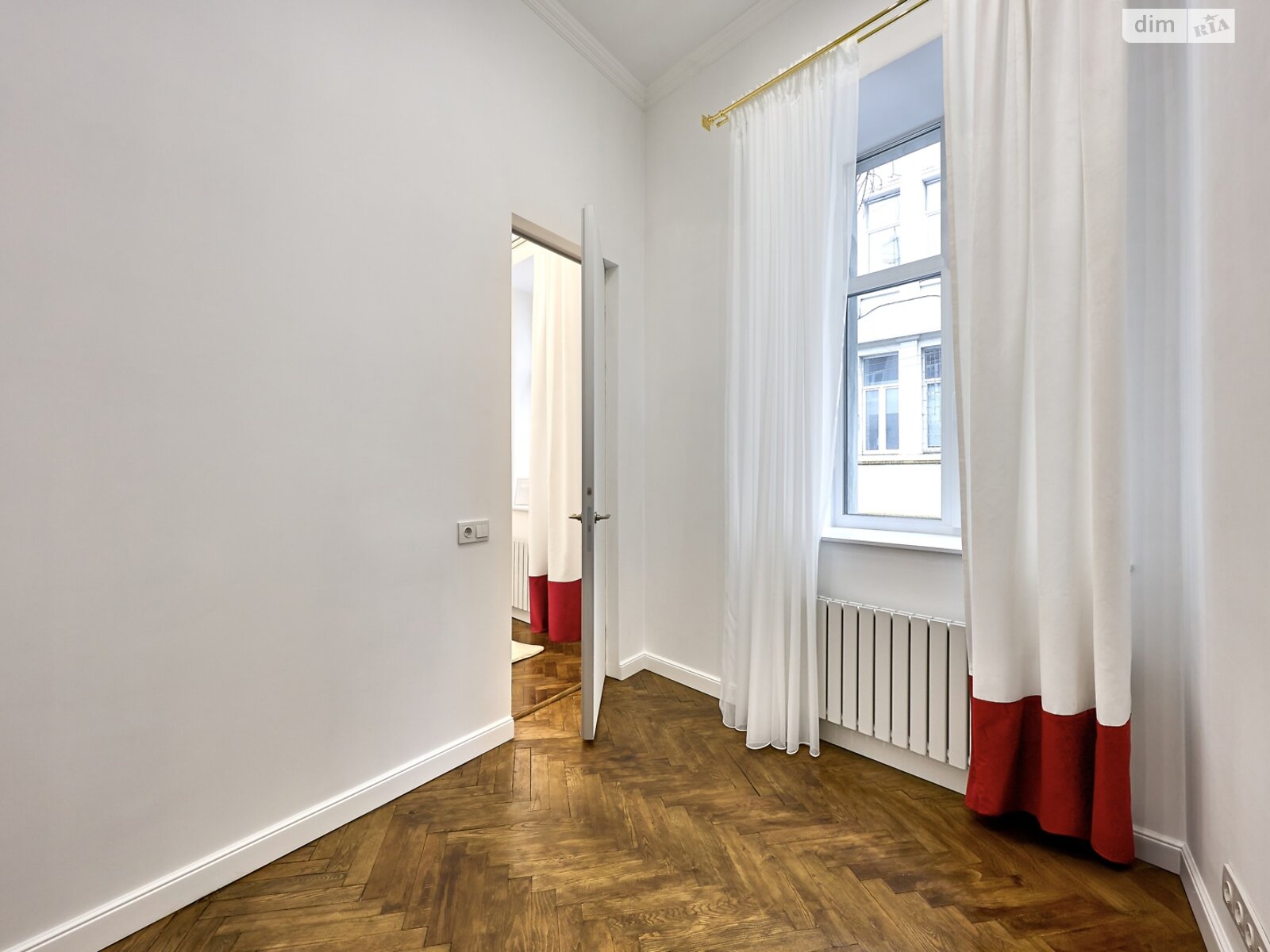 Продаж трикімнатної квартири в Львові, на вул. Менцинського 1, кв. 777, район Центр фото 1 Продаж трикімнатної квартири в Львові, на вул. Менцинського 1, кв. 777, район Центр фото 1