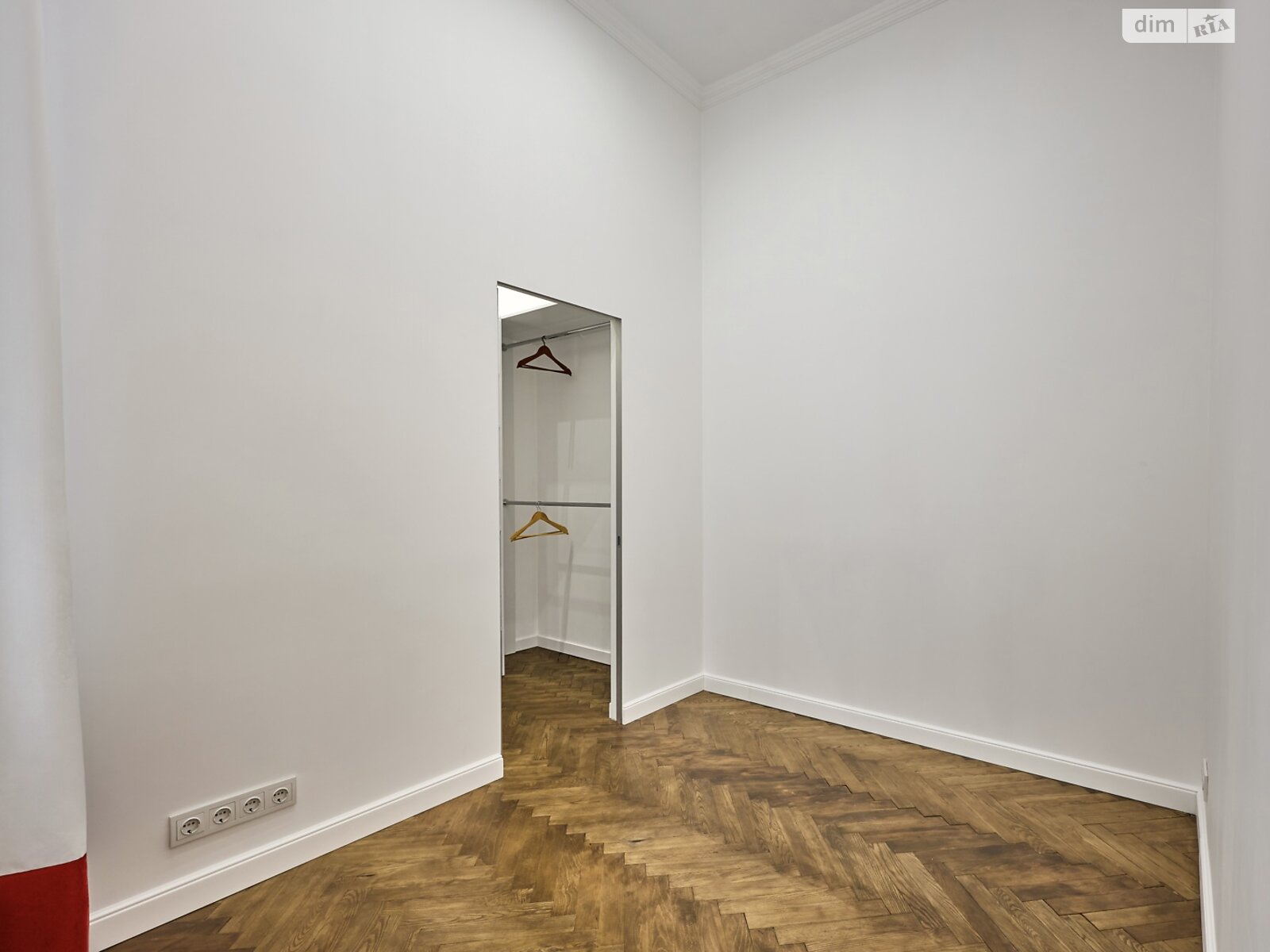 Продаж трикімнатної квартири в Львові, на вул. Менцинського 1, кв. 777, район Центр фото 1 Продаж трикімнатної квартири в Львові, на вул. Менцинського 1, кв. 777, район Центр фото 1