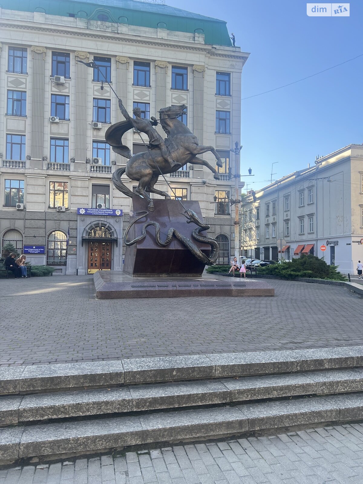 Продаж трикімнатної квартири в Львові, на вул. Менцинського 1, кв. 777, район Центр фото 1 Продаж трикімнатної квартири в Львові, на вул. Менцинського 1, кв. 777, район Центр фото 1