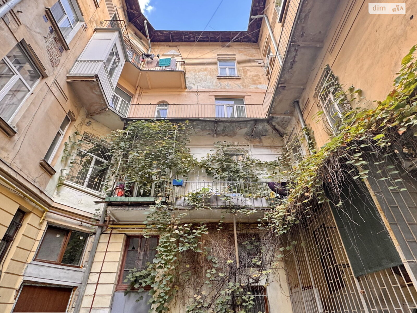 Продажа четырехкомнатной квартиры в Львове, на пл. Генерала Петра Григоренко 4, район Центр фото 1