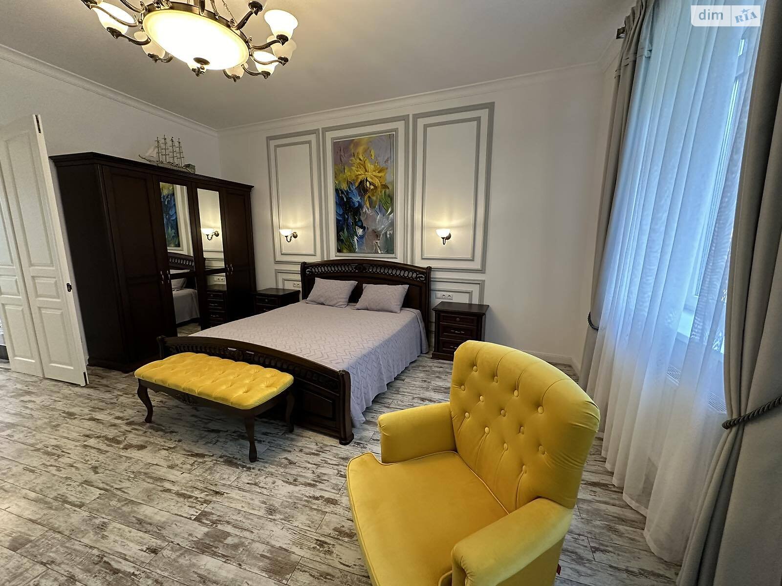 Продаж чотирикімнатної квартири в Львові, на вул. Мосяжна, район Центр фото 1 Продаж чотирикімнатної квартири в Львові, на вул. Мосяжна, район Центр фото 1