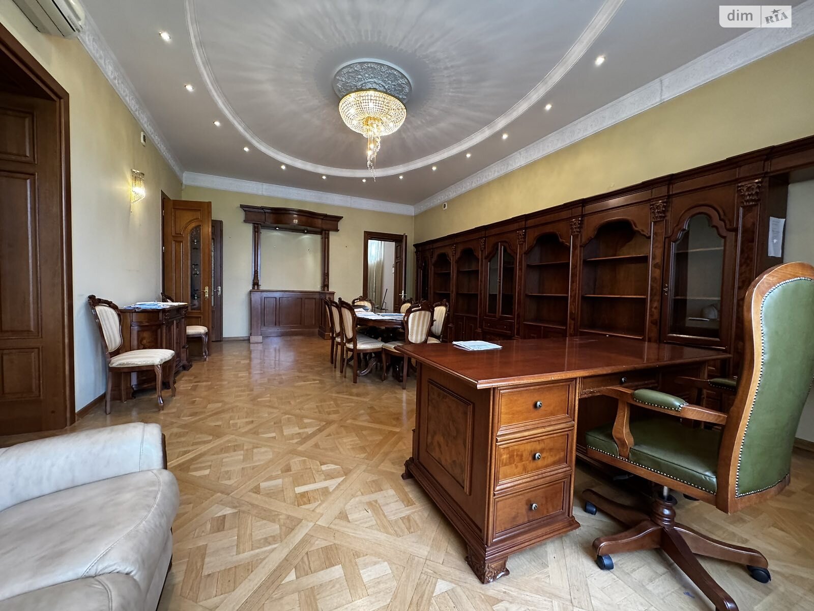 Продаж п`ятикімнатної квартири в Львові, на вул. Новаківського Олекси 8, район Центр фото 1 Продаж п`ятикімнатної квартири в Львові, на вул. Новаківського Олекси 8, район Центр фото 1