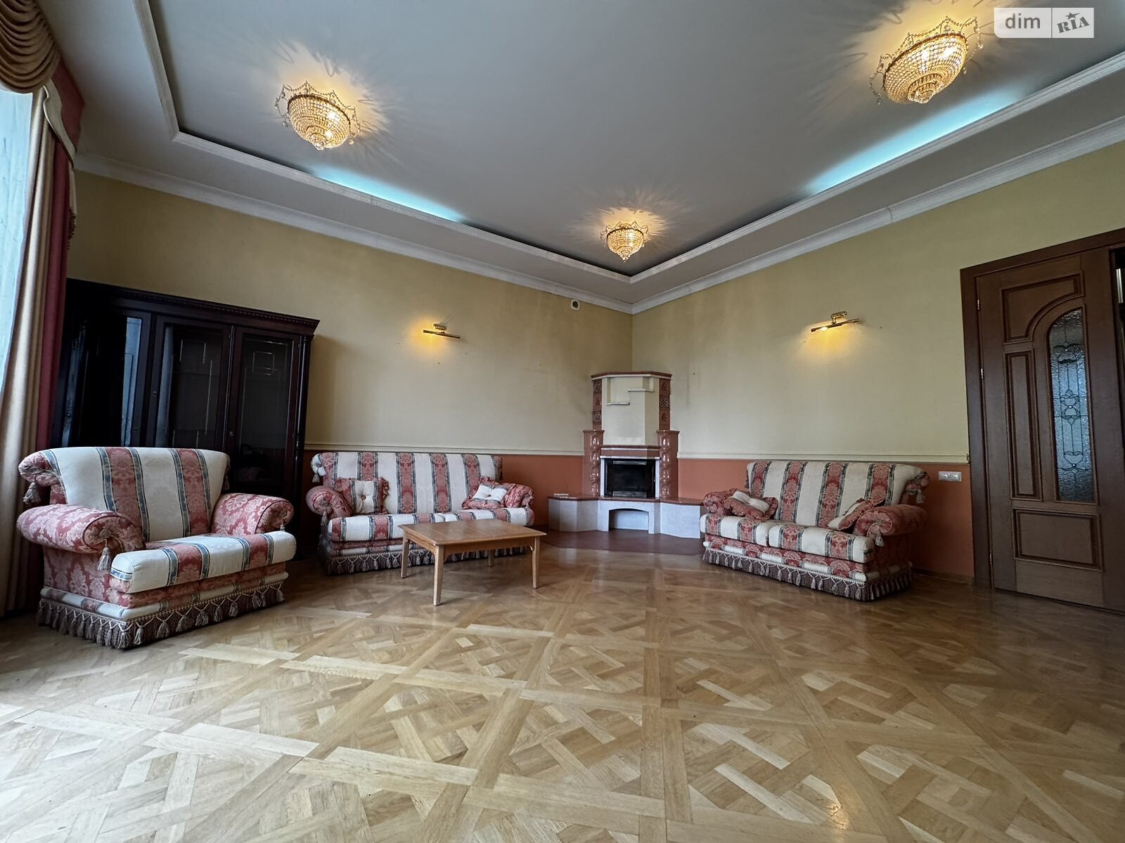 Продаж п`ятикімнатної квартири в Львові, на вул. Новаківського Олекси 8, район Центр фото 1 Продаж п`ятикімнатної квартири в Львові, на вул. Новаківського Олекси 8, район Центр фото 1