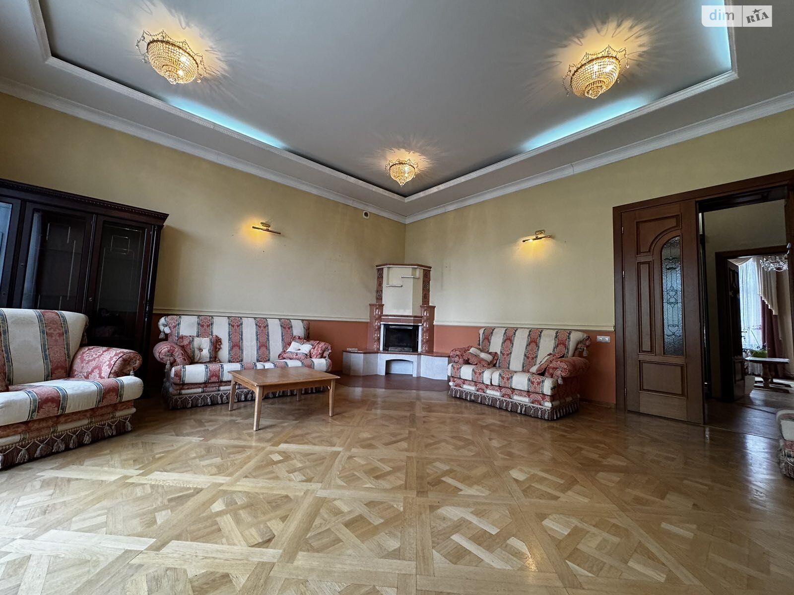 Продаж п`ятикімнатної квартири в Львові, на вул. Новаківського Олекси 8, район Центр фото 1 Продаж п`ятикімнатної квартири в Львові, на вул. Новаківського Олекси 8, район Центр фото 1