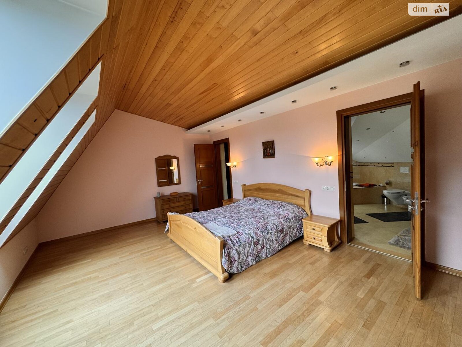 Продажа пятикомнатной квартиры в Львове, на ул. Новакивского Олексы 8, район Центр фото 1 Продажа пятикомнатной квартиры в Львове, на ул. Новакивского Олексы 8, район Центр фото 1