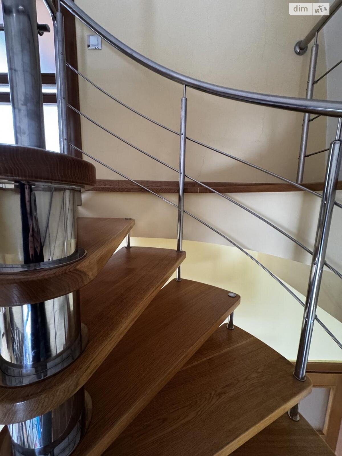 Продажа пятикомнатной квартиры в Львове, на ул. Новакивского Олексы 8, район Центр фото 1 Продажа пятикомнатной квартиры в Львове, на ул. Новакивского Олексы 8, район Центр фото 1