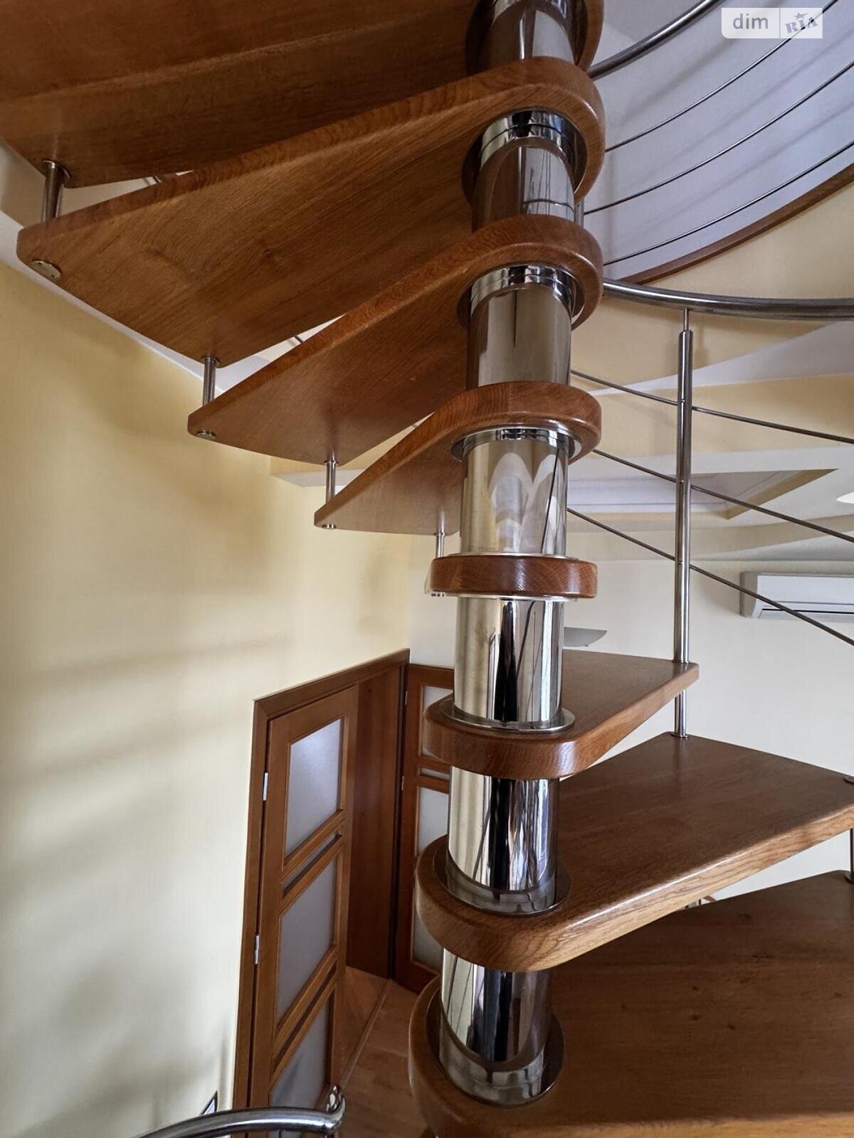 Продажа пятикомнатной квартиры в Львове, на ул. Новакивского Олексы 8, район Центр фото 1 Продажа пятикомнатной квартиры в Львове, на ул. Новакивского Олексы 8, район Центр фото 1