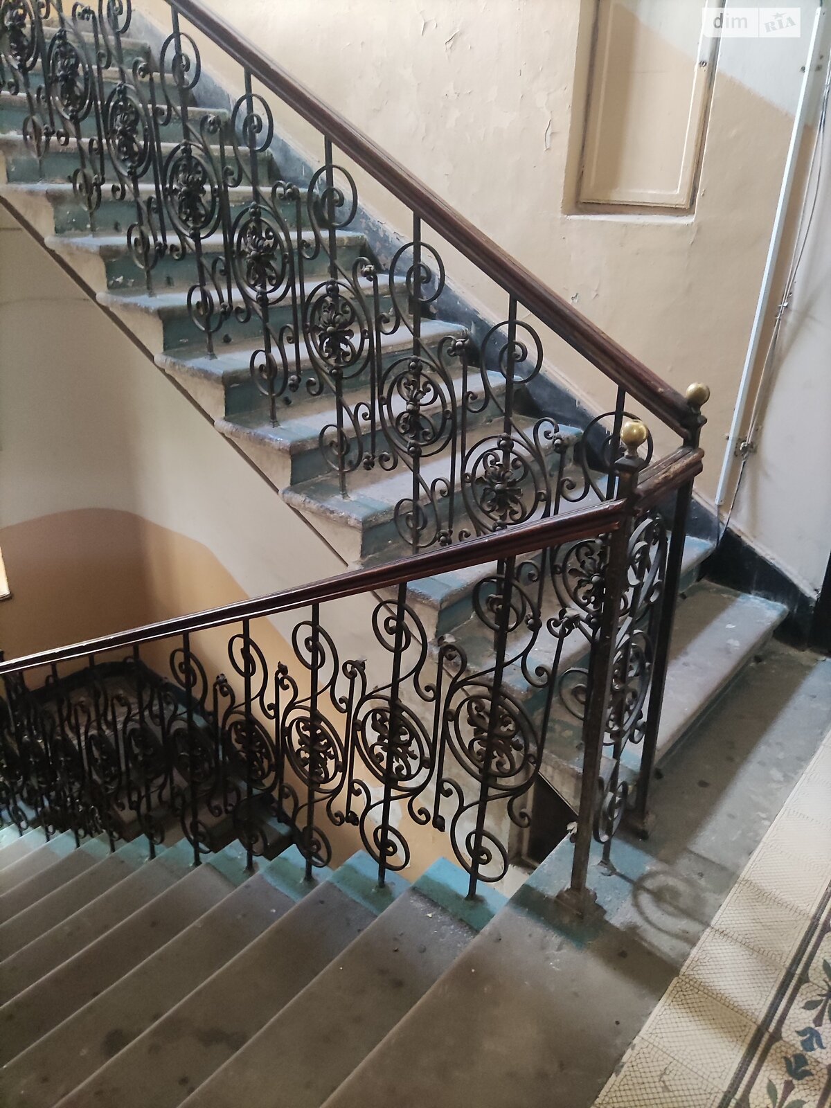 Продажа четырехкомнатной квартиры в Львове, на ул. Руставели Шота 34, район Центр фото 1 Продажа четырехкомнатной квартиры в Львове, на ул. Руставели Шота 34, район Центр фото 1
