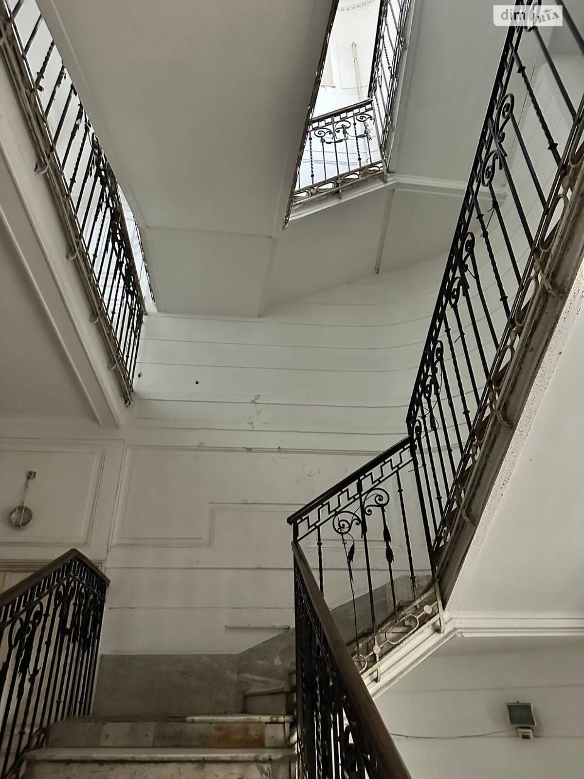 Продажа трехкомнатной квартиры в Львове, на просп. Шевченко, район Центр фото 1