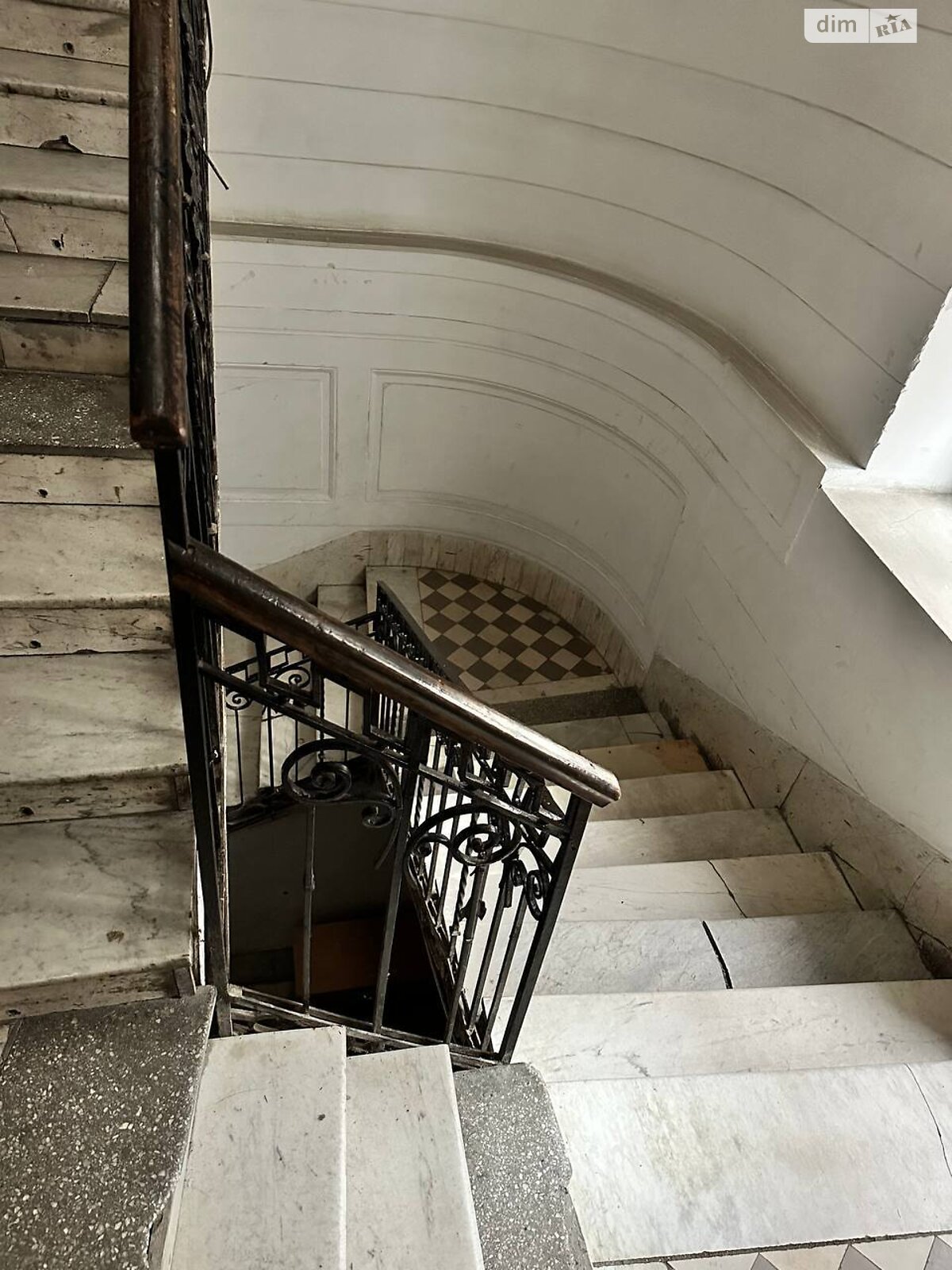 Продажа трехкомнатной квартиры в Львове, на просп. Шевченко, район Центр фото 1