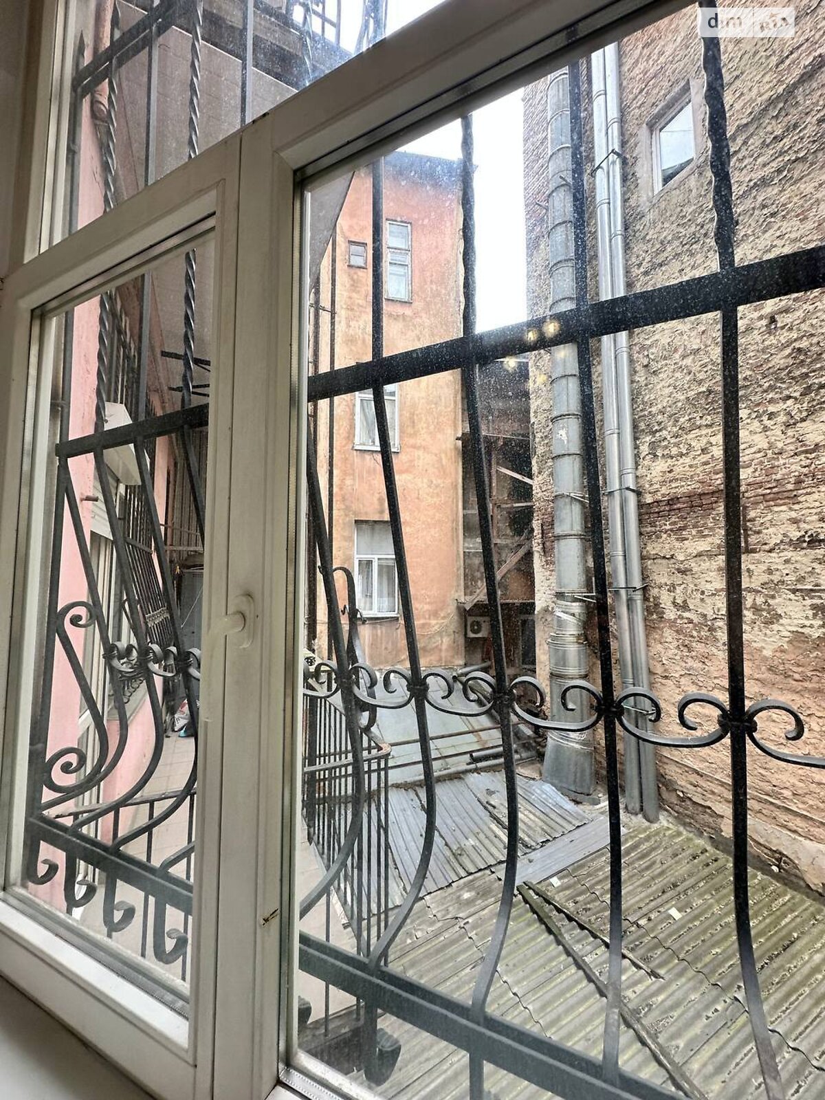 Продажа трехкомнатной квартиры в Львове, на просп. Шевченко, район Центр фото 1