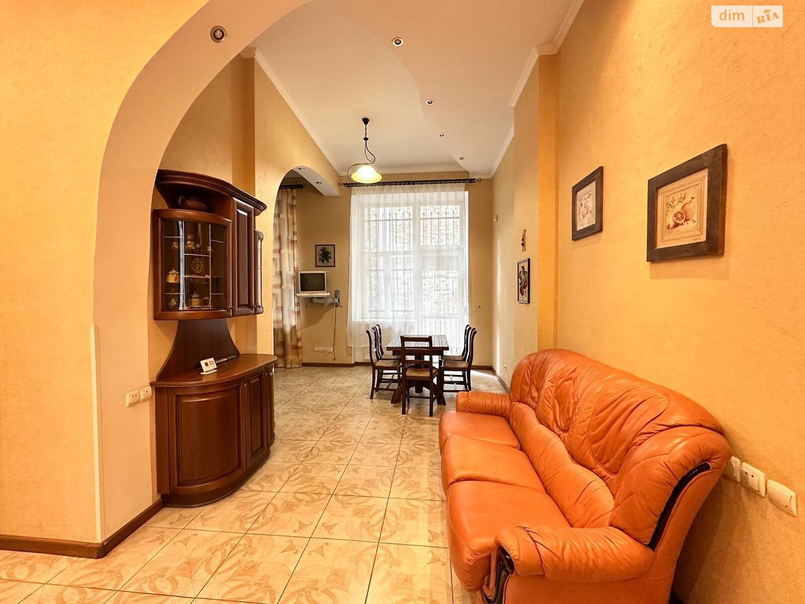 Продажа трехкомнатной квартиры в Львове, на просп. Шевченко, район Центр фото 1