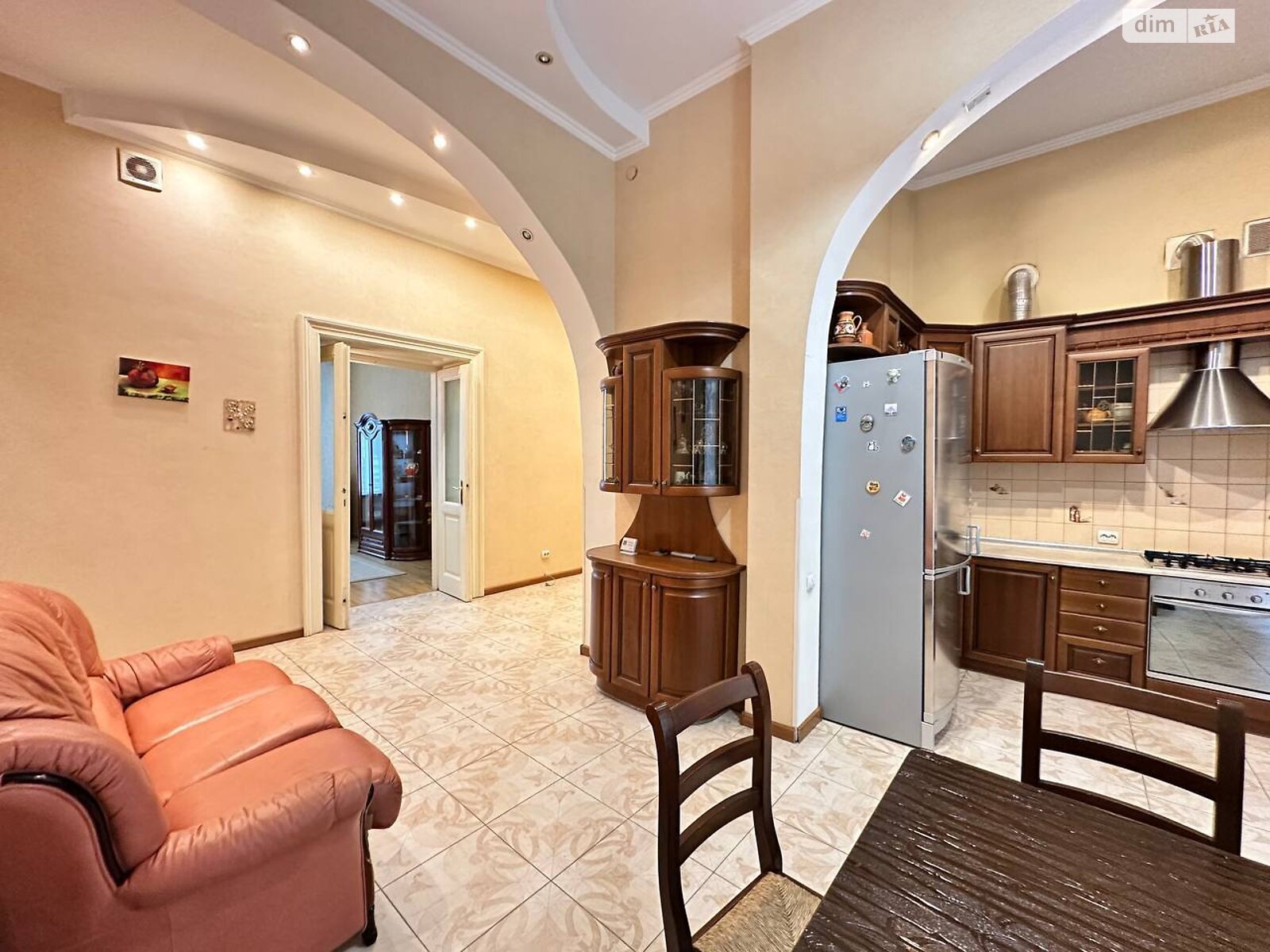 Продажа трехкомнатной квартиры в Львове, на просп. Шевченко, район Центр фото 1