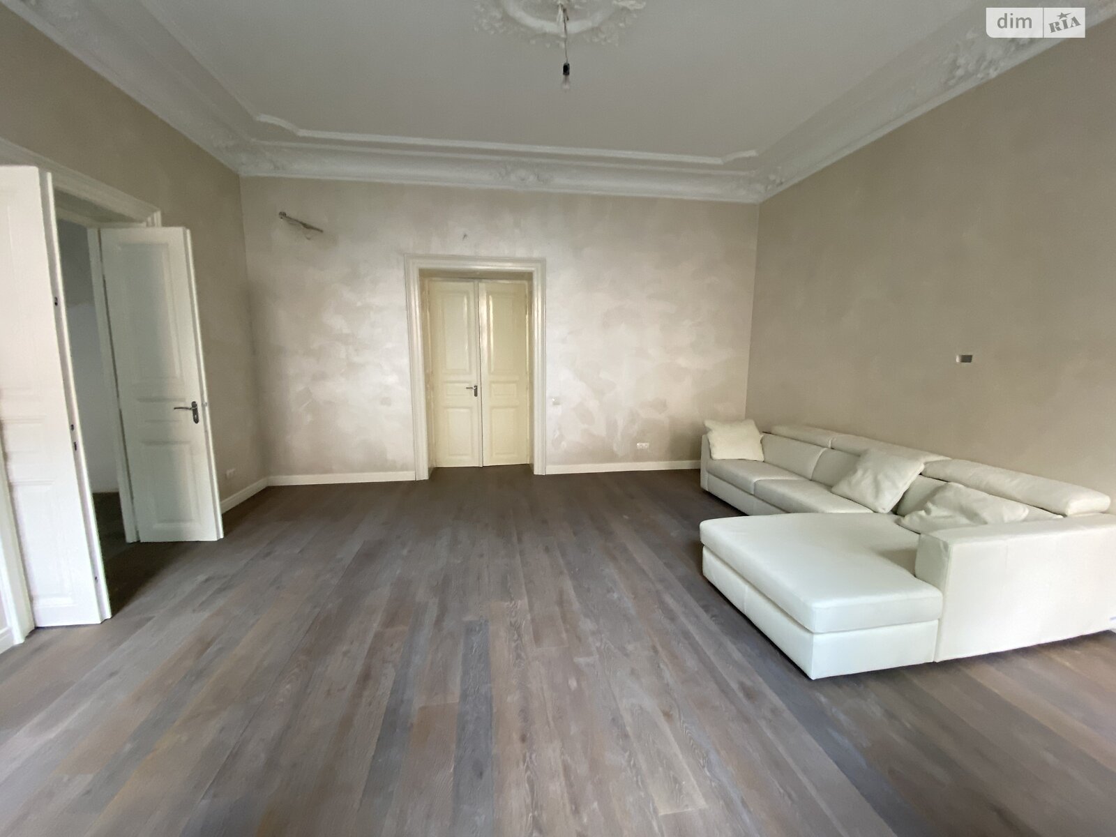 Продажа двухкомнатной квартиры в Львове, на ул. Шопена, район Центр фото 1 Продажа двухкомнатной квартиры в Львове, на ул. Шопена, район Центр фото 1