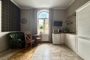 Продажа двухкомнатной квартиры в Львове, на пл. Соборная 17, район Центр фото 2 Продажа двухкомнатной квартиры в Львове, на пл. Соборная 17, район Центр фото 2