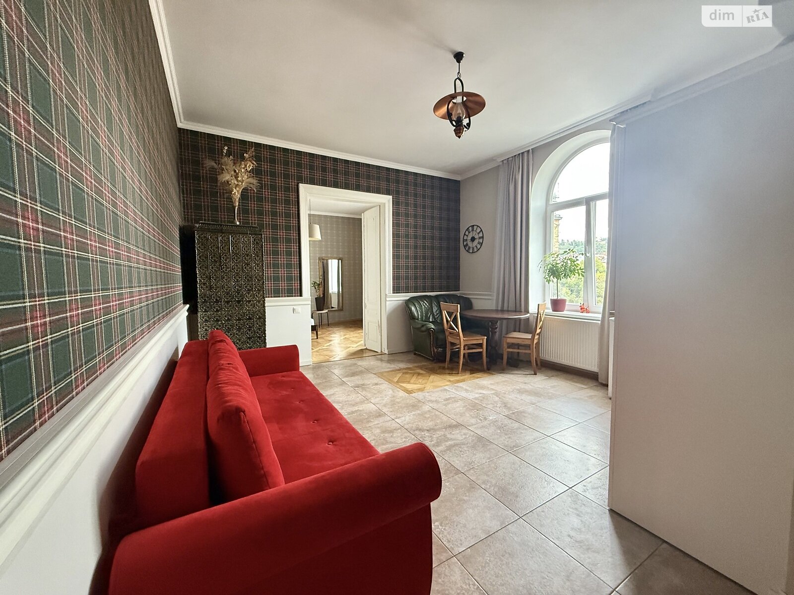 Продажа двухкомнатной квартиры в Львове, на пл. Соборная 17, район Центр фото 1 Продажа двухкомнатной квартиры в Львове, на пл. Соборная 17, район Центр фото 1