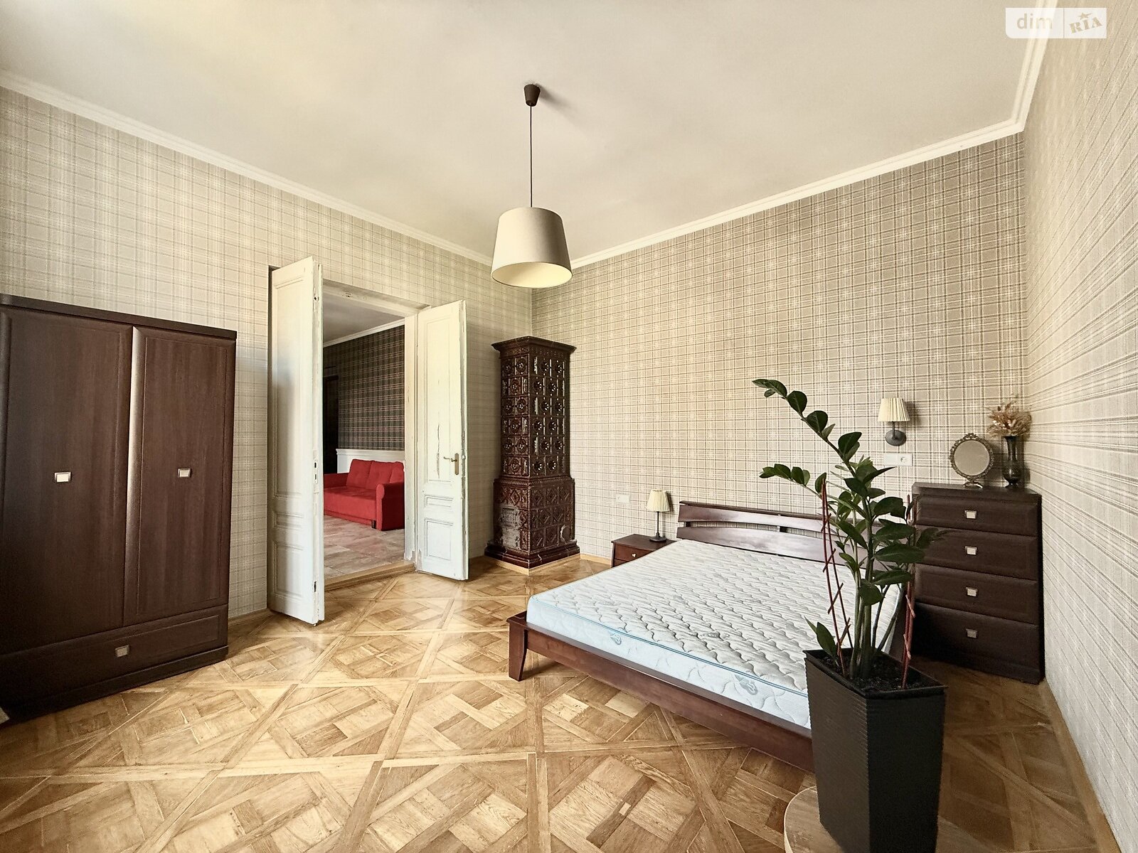 Продажа двухкомнатной квартиры в Львове, на пл. Соборная 17, район Центр фото 1 Продажа двухкомнатной квартиры в Львове, на пл. Соборная 17, район Центр фото 1