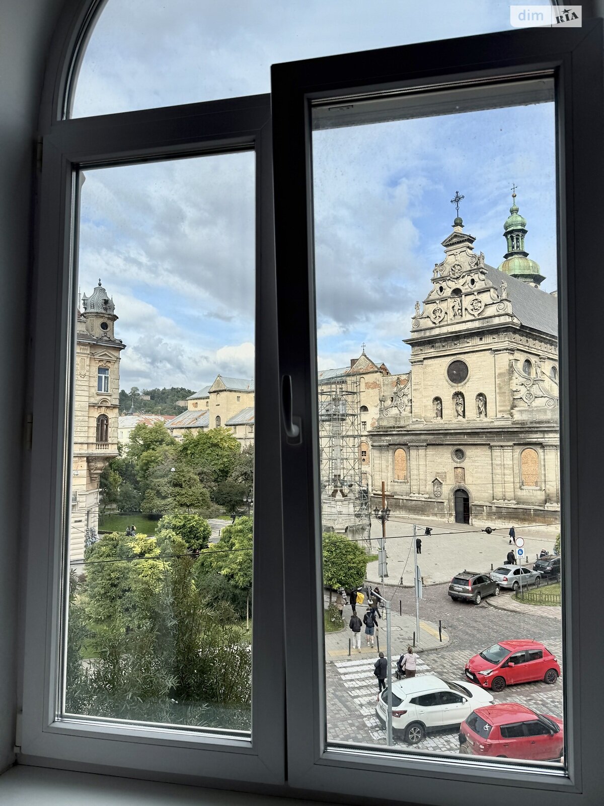 Продажа двухкомнатной квартиры в Львове, на пл. Соборная 17, район Центр фото 1 Продажа двухкомнатной квартиры в Львове, на пл. Соборная 17, район Центр фото 1