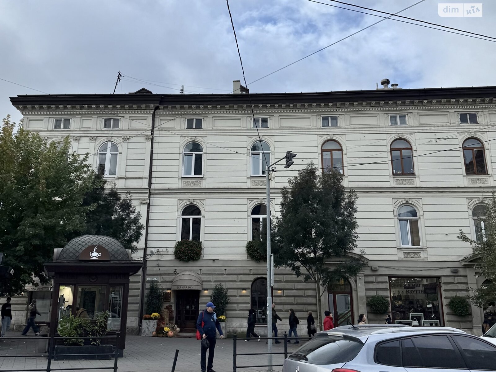 Продажа двухкомнатной квартиры в Львове, на пл. Соборная 17, район Центр фото 1 Продажа двухкомнатной квартиры в Львове, на пл. Соборная 17, район Центр фото 1