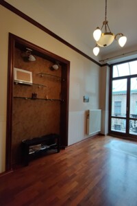 Продажа пятикомнатной квартиры в Львове, на ул. Волощака, район Центр фото 2 Продажа пятикомнатной квартиры в Львове, на ул. Волощака, район Центр фото 2