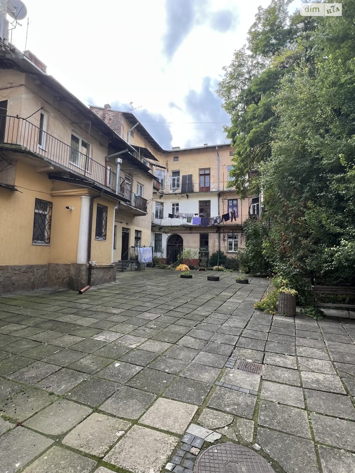 Продажа трехкомнатной квартиры в Львове, на ул. Волошина Августина 4, район Центр фото 1 Продажа трехкомнатной квартиры в Львове, на ул. Волошина Августина 4, район Центр фото 1