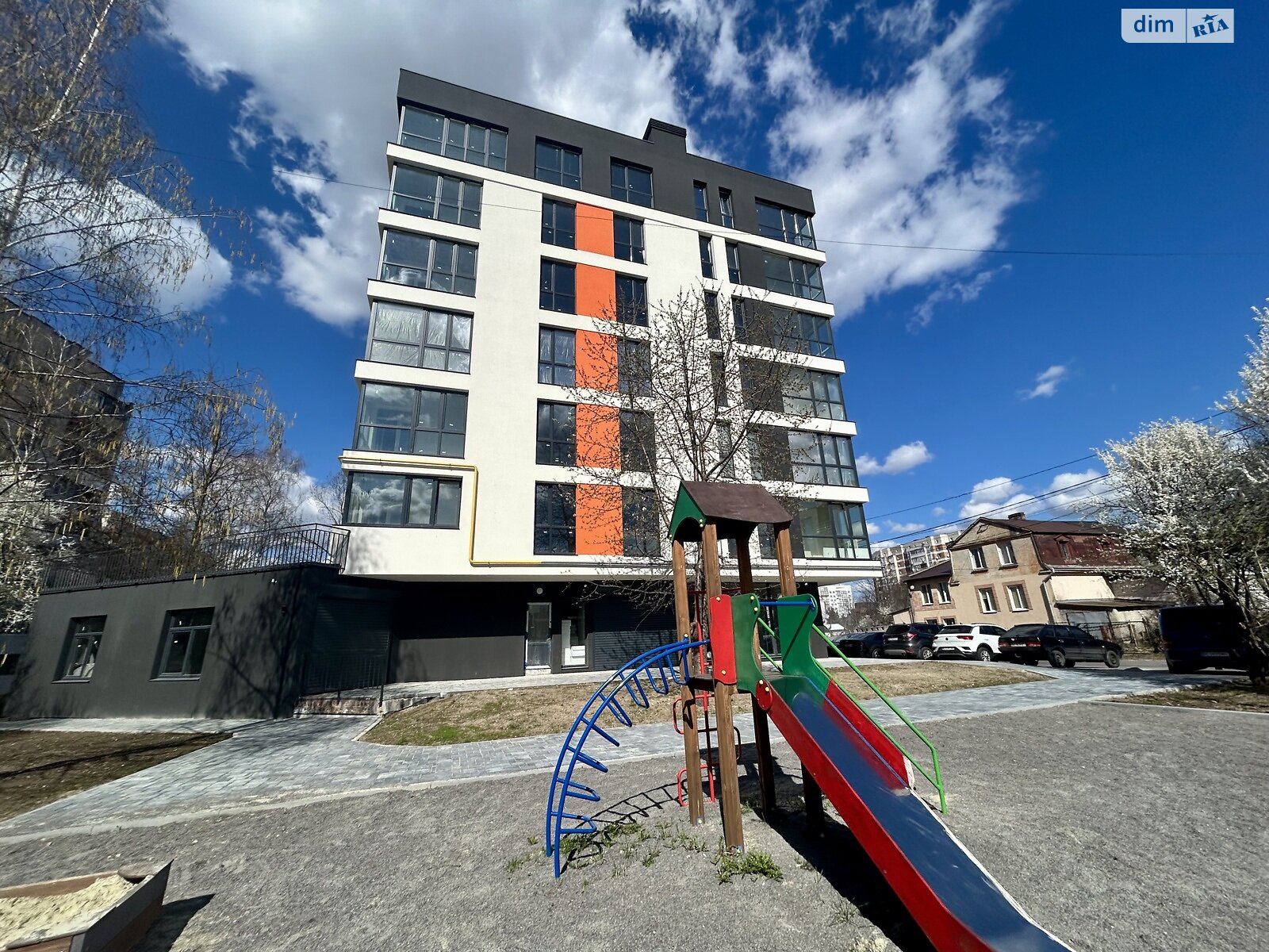 Продажа трехкомнатной квартиры в Львове, на ул. Кульпарковская 190, район Южный фото 1 Продажа трехкомнатной квартиры в Львове, на ул. Кульпарковская 190, район Южный фото 1
