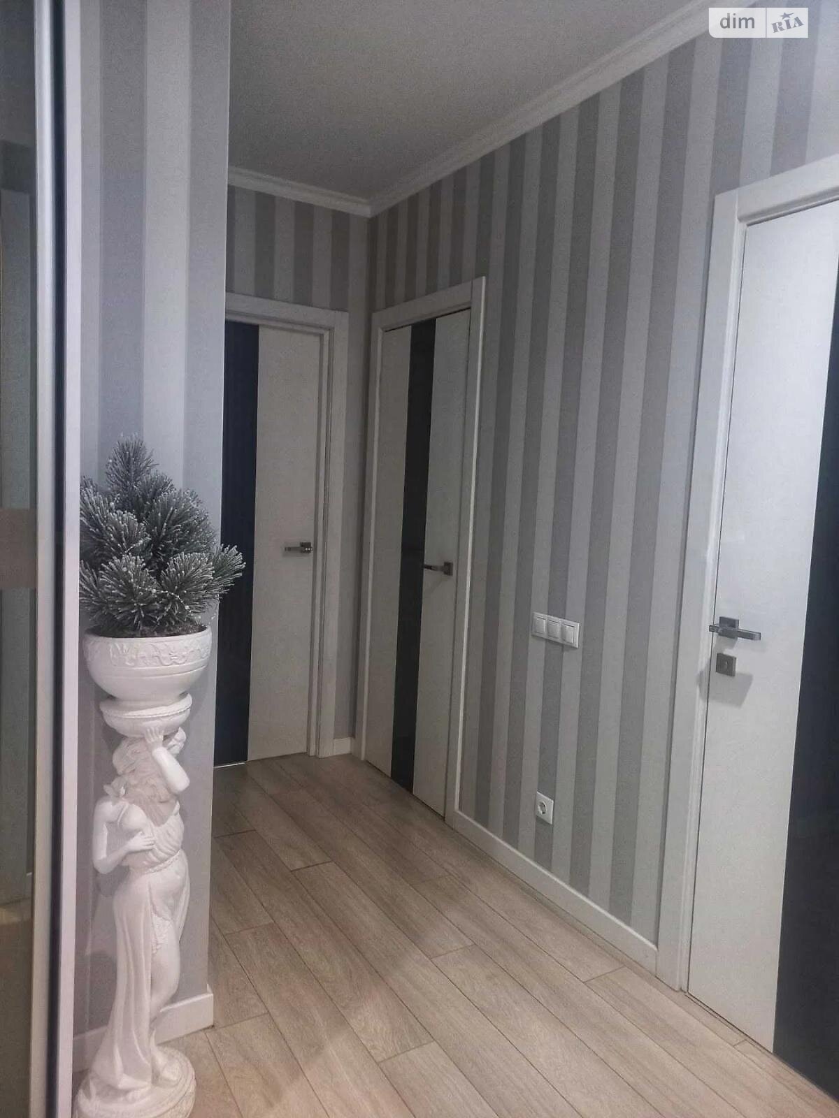 Продаж двокімнатної квартири в Львові, на вул. Трускавецька, район Південний Масив фото 1 Продаж двокімнатної квартири в Львові, на вул. Трускавецька, район Південний Масив фото 1